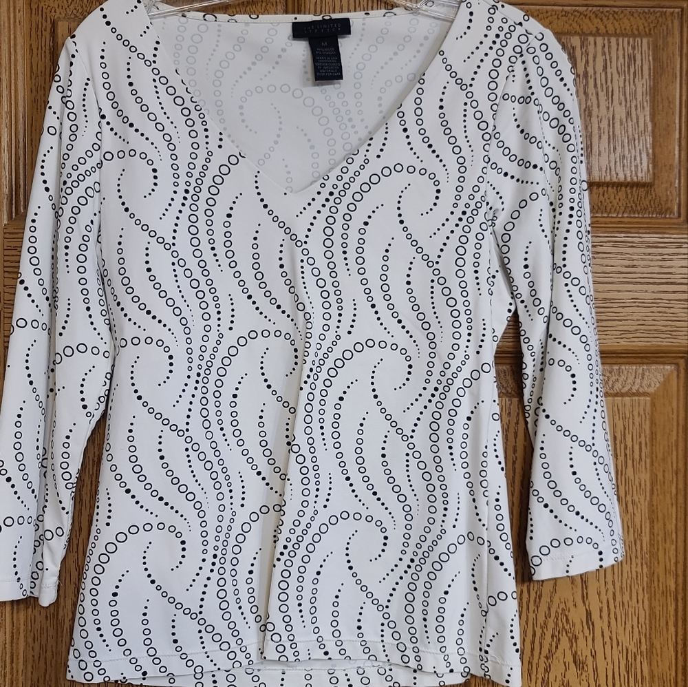 Limited 3/4 Top with black bubble pattern